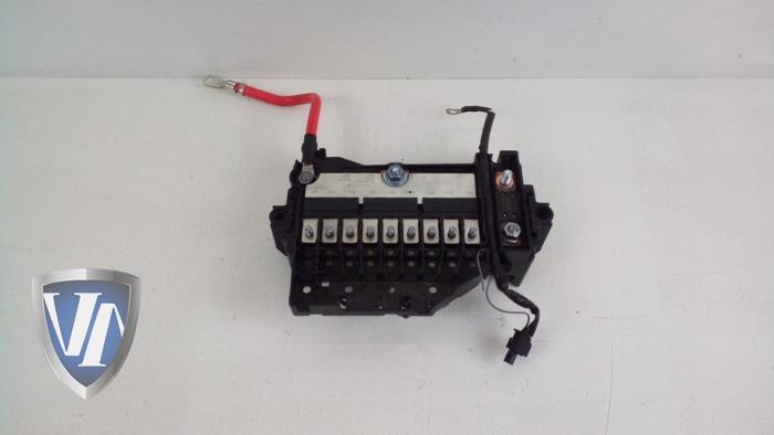 Gebrauchte Stromverteiler Volvo V40 (MV) 2.0 D4 16V Preis € 42,35 Mit Mehrwertsteuer angeboten von Vollux Carparts B.V.
