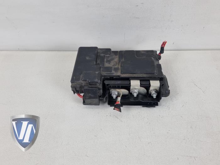Gebrauchte Stromverteiler Volvo V60 I (FW/GW) 1.6 DRIVe Preis € 36,30 Mit Mehrwertsteuer angeboten von Vollux Carparts B.V.