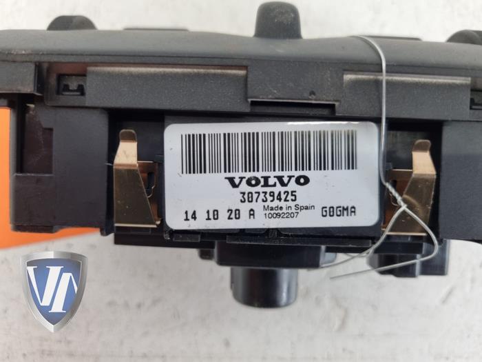 Commutateur lumière d'un Volvo V40 (MV) 1.6 T2 GTDi 16V 2015