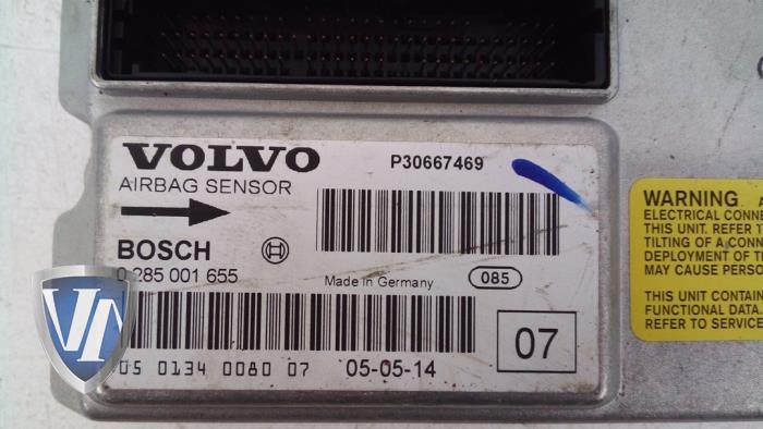 Airbag sensor from a Volvo V70 (SW) 2.4 20V 170 2005