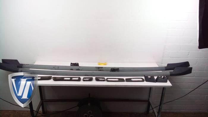 Roof rail kit from a Volvo XC90 I 2.4 D5 20V 2004