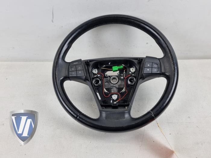 Steering wheel from a Volvo C70 (MC) 2.0 D 16V 2010