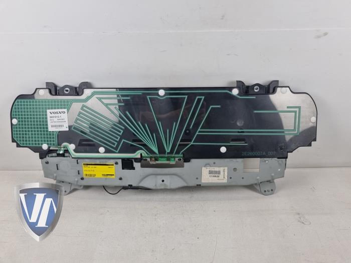 Używane Antena Volvo XC90 I 2.9 T6 24V Cena € 59,29 Z VAT oferowane przez Vollux Carparts B.V.