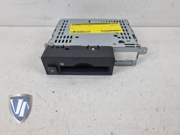 Używane Odtwarzacz CD Volvo XC90 I 2.9 T6 24V Cena € 60,50 Z VAT oferowane przez Vollux Carparts B.V.