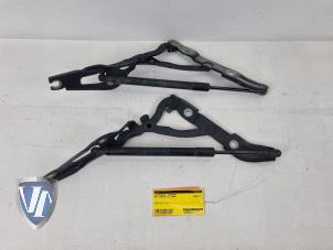 Used Boot lid hinge BMW 3 serie (E92) 320i 16V Price € 48,40 Inclusive VAT offered by Vollux Carparts B.V.