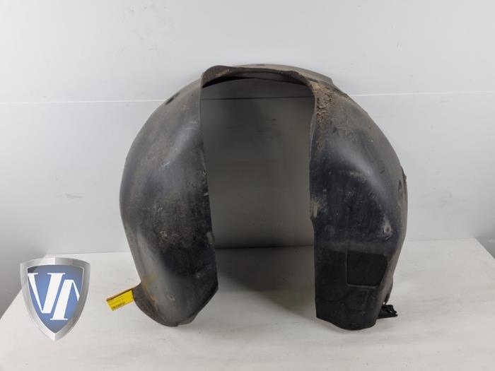 Używane Nadkole Volvo C30 (EK/MK) 1.6 D 16V Cena € 42,35 Z VAT oferowane przez Vollux Carparts B.V.