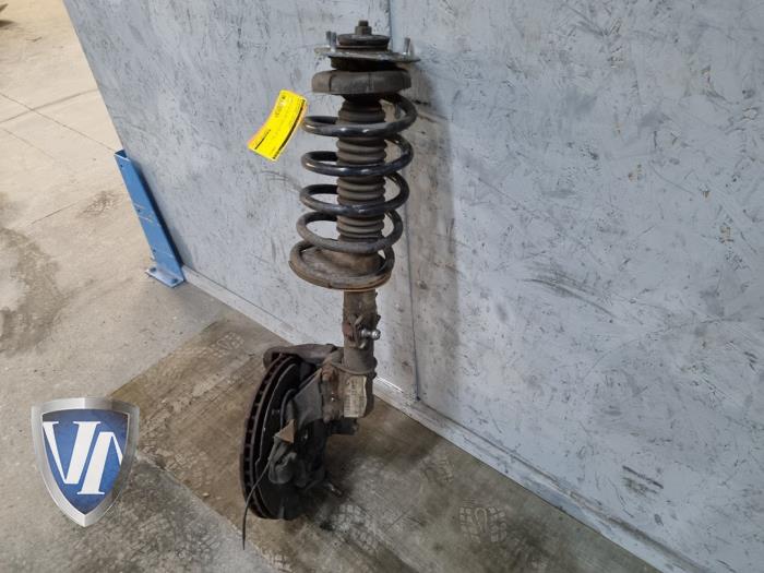 Fronts shock absorber, left from a Volvo XC90 I 2.9 T6 24V 2003