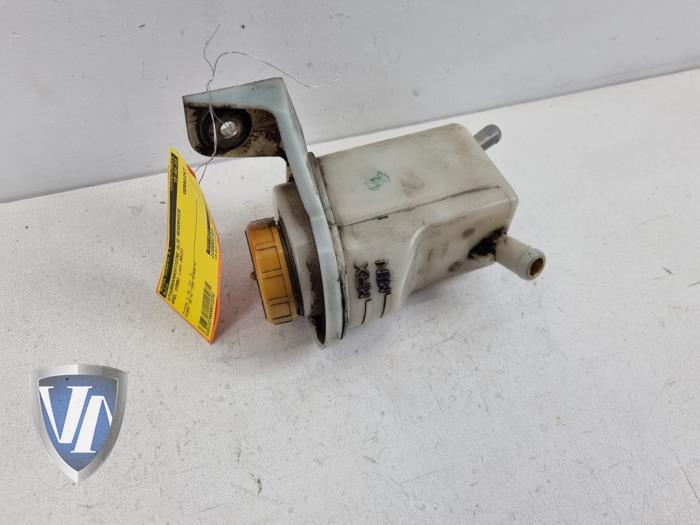 Begagnade Styrservotank Opel Combo 1.3 CDTI 16V ecoFlex Pris € 18,15 Inklusive moms erbjuds av Vollux Carparts B.V.