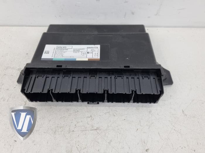 Usagé Ordinateur divers Volvo V40 (MV) 1.6 D2 Prix € 107,69 Prix TTC proposé par Vollux Carparts B.V.