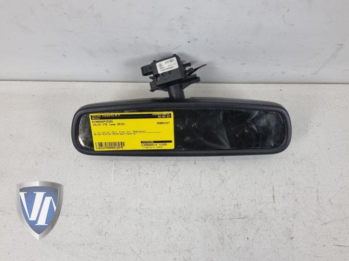 Rear view mirror from a Volvo V70 (BW) 2.0 D 16V 2010