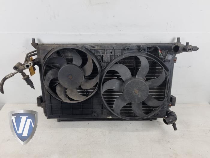 Cooling set from a Volkswagen Touran (1T1/T2) 1.6 FSI 16V 2006