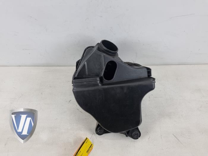 Gebrauchte Luftfiltergehäuse BMW 3 serie (E90) 320i 16V Preis € 48,40 Mit Mehrwertsteuer angeboten von Vollux Carparts B.V.
