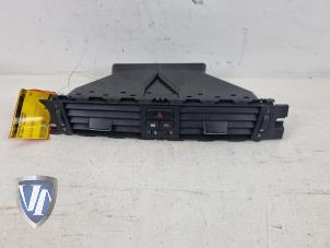 Used Dashboard vent BMW 3 serie (E90) 318i 16V Price € 30,25 Inclusive VAT offered by Vollux Carparts B.V.