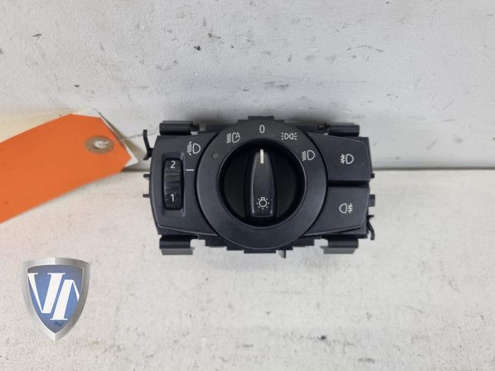 Light switch from a BMW 1 serie (E87/87N) 116i 1.6 16V 2007