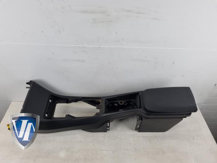 Middle console Volvo V40 Cross Country 2.0 D3 20V - 31389451