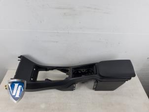 Used Middle console Volvo V40 Cross Country (MZ) 2.0 D3 20V Price € 60,50 Inclusive VAT offered by Vollux Carparts B.V.
