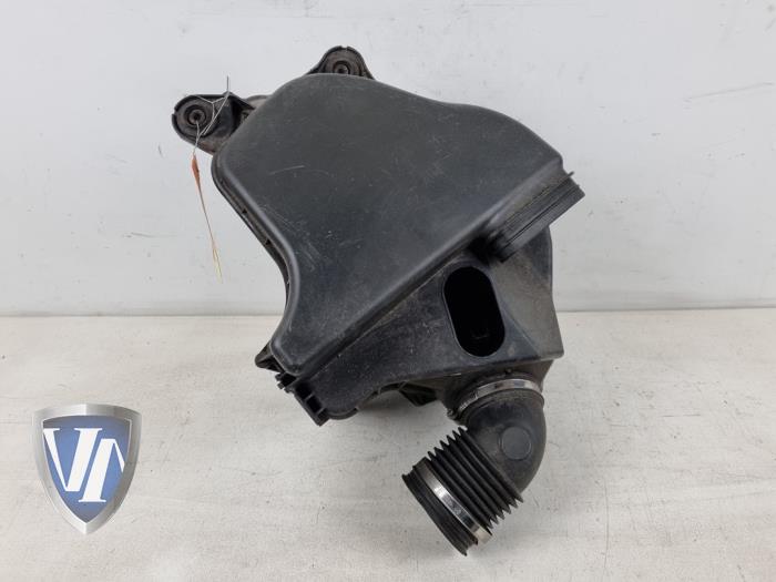 Begagnade Luftfilterhus BMW 1 serie (E81) 116i 1.6 16V Pris € 48,40 Inklusive moms erbjuds av Vollux Carparts B.V.