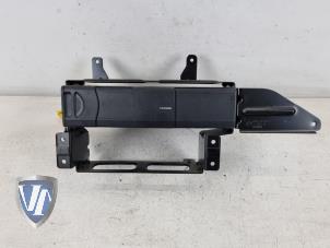 Used CD changer BMW 3 serie Touring (E91) 325i 24V Price € 60,50 Inclusive VAT offered by Vollux Carparts B.V.