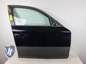 Używane Drzwi prawe przednie wersja 4-drzwiowa BMW 1 serie (E87/87N) 116i 2.0 16V Cena € 121,00 Z VAT oferowane przez Vollux Carparts B.V.