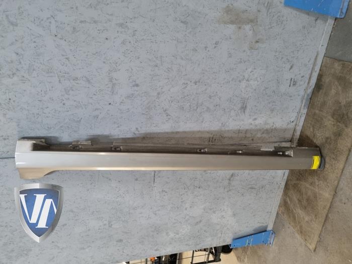 Side skirt, left from a Volvo V60 I (FW/GW) 1.6 DRIVe 2013