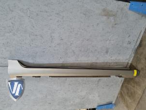 Used Side skirt, right Volvo V60 I (FW/GW) 1.6 DRIVe Price € 60,50 Inclusive VAT offered by Vollux Carparts B.V.