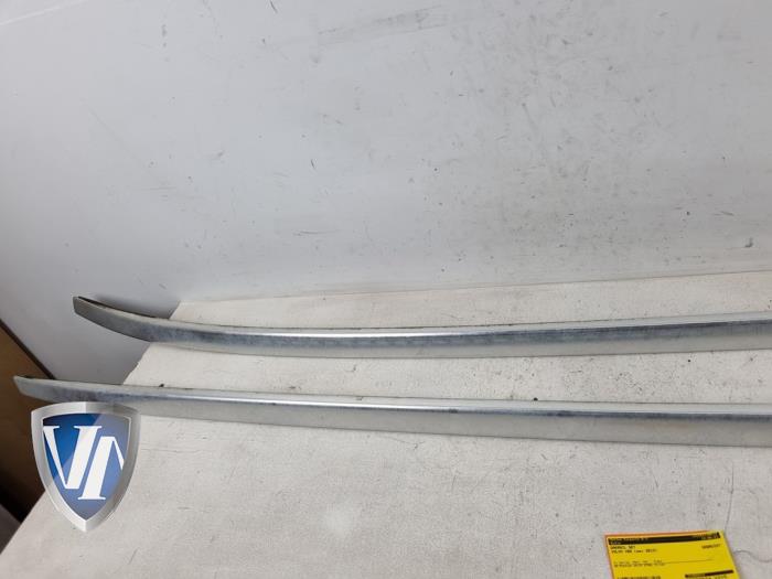 Roof rail kit from a Volvo V60 I (FW/GW) 1.6 DRIVe 2013