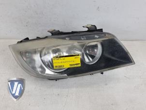 Used Headlight, right BMW 3 serie Touring (E91) 320i 16V Price € 121,00 Inclusive VAT offered by Vollux Carparts B.V.