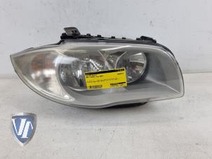 Używane Reflektor prawy BMW 1 serie (E87/87N) 116i 1.6 16V Cena € 90,75 Z VAT oferowane przez Vollux Carparts B.V.