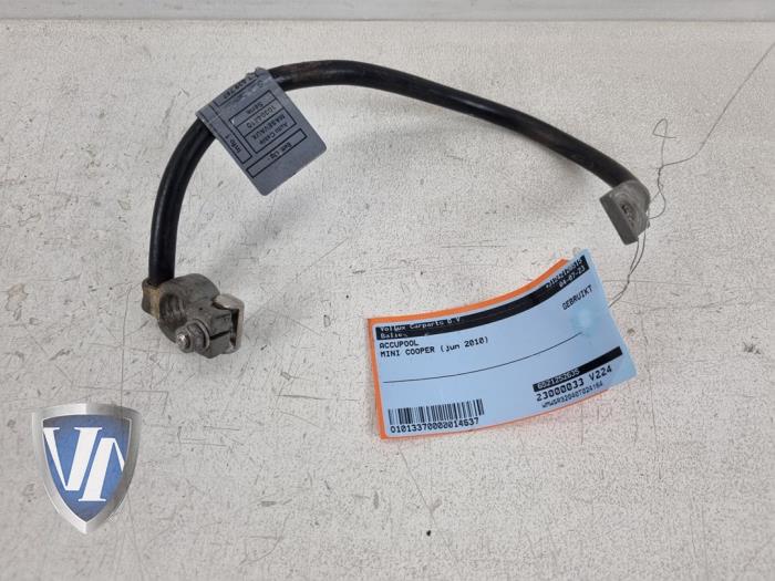 Używane Biegun akumulator Mini Mini (R56) 1.6 16V One Cena € 24,20 Z VAT oferowane przez Vollux Carparts B.V.