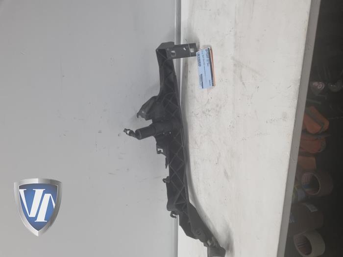 Begagnade Strålkastarram, höger BMW 3 serie (E90) 320i 16V Pris € 24,20 Inklusive moms erbjuds av Vollux Carparts B.V.