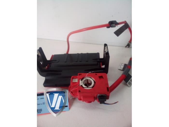 Stromverteiler BMW 1 serie (E81), 2006 / 2012 116i 1.6 16V, Fließheck, 2-tr, Benzin, 1.597cc, 90kW (122pk), RWD, N43B16A, 2007-03 / 2011-12, UB71; UB72 (Gebraucht)