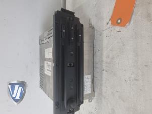 Usados Panel de control de radio BMW 1 serie (E87/87N) 120i 16V Precio € 60,50 IVA incluido ofrecido por Vollux Carparts B.V.