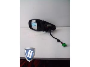 Used Wing mirror, left Volvo V40 (MV) 1.6 D2 Price € 151,25 Inclusive VAT offered by Vollux Carparts B.V.