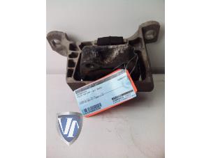 Used Engine mount Volvo V40 (MV) 1.6 D2 Price € 24,20 Inclusive VAT offered by Vollux Carparts B.V.