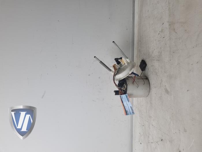 Begagnade Bensinpump BMW 1 serie (E81) 116i 1.6 16V Pris € 60,50 Inklusive moms erbjuds av Vollux Carparts B.V.