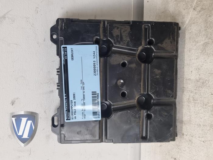 Gebrauchte BordSteuergerät Volkswagen Polo V (6R) 1.2 TDI 12V BlueMotion Preis € 60,50 Mit Mehrwertsteuer angeboten von Vollux Carparts B.V.