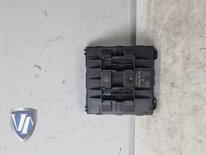 BordSteuergerät van een Volkswagen Polo V (6R) 1.2 TDI 12V BlueMotion 2009