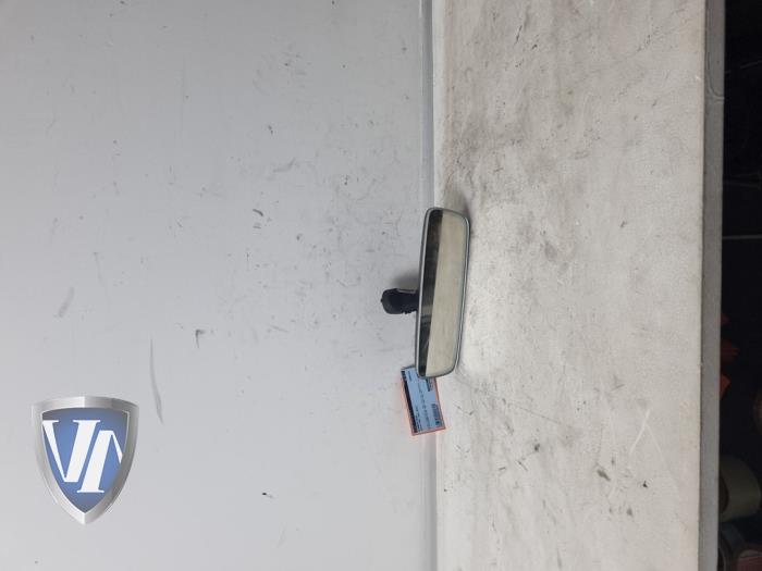 Rétroviseur intérieur d'un Volvo V40 (MV) 2.0 D4 16V 2015