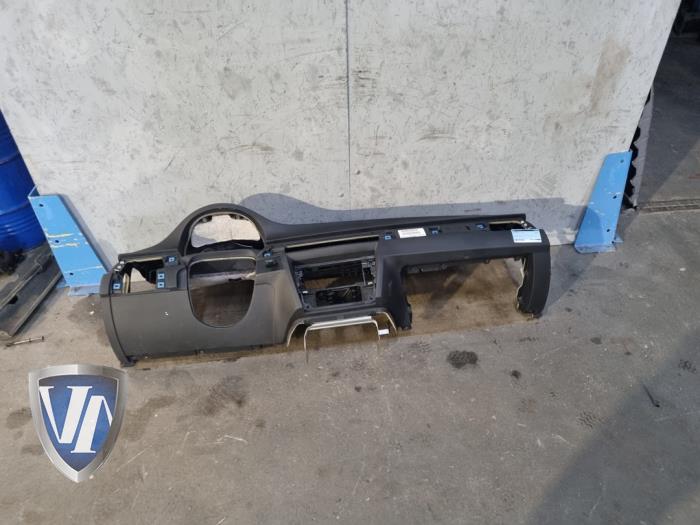 Używane Panel BMW 3-Serie Cena € 125,00 Procedura marży oferowane przez Vollux Carparts B.V.