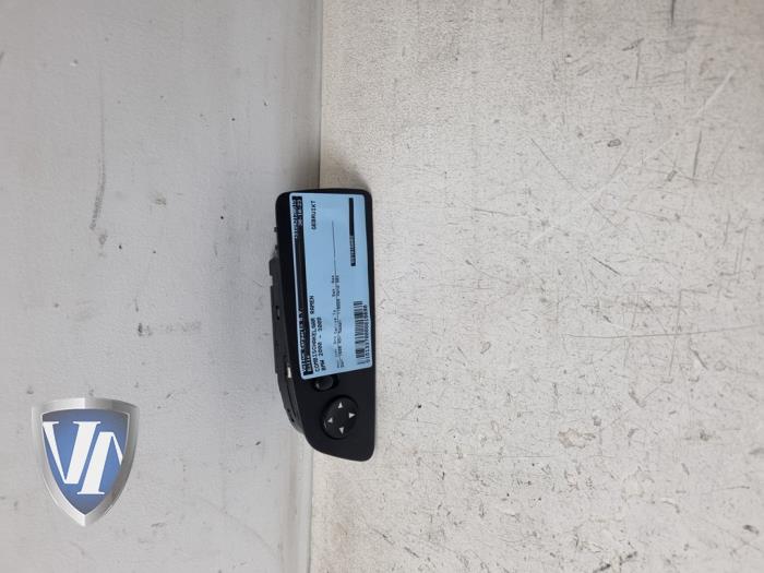 Usados Interruptor combinado de ventanillas BMW 2000 - 3000 Precio € 30,00 Norma de margen ofrecido por Vollux Carparts B.V.
