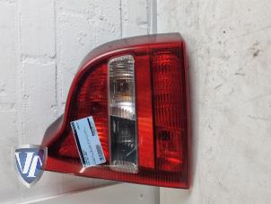 Używane Tylne swiatlo pozycyjne prawe Volvo S80 (TR/TS) 2.4 20V 140 Cena € 36,30 Z VAT oferowane przez Vollux Carparts B.V.