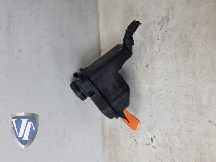 Expansion vessel from a BMW 3 serie (E90) 320i 16V 2008