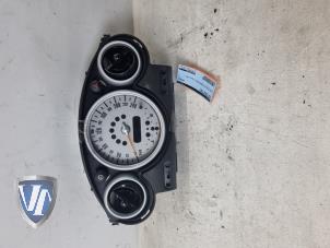 Used Instrument panel BMW Mini One/Cooper (R50) 1.6 16V Cooper Price € 60,50 Inclusive VAT offered by Vollux Carparts B.V.