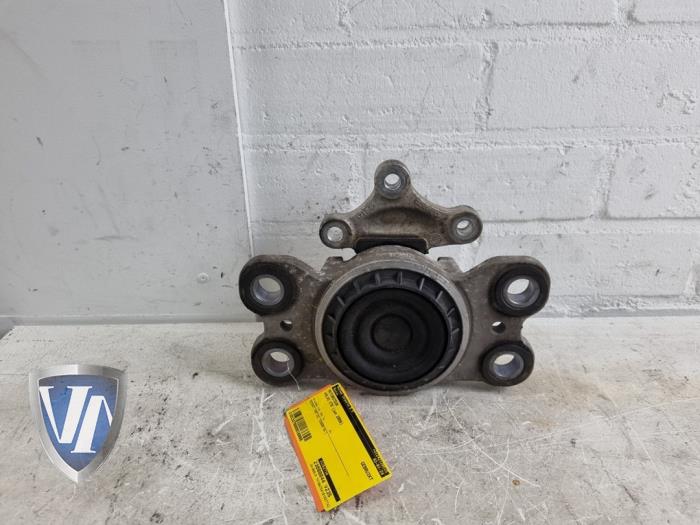 Used Engine mount Volvo V70 (BW) 2.0 D 16V Price € 18,15 Inclusive VAT offered by Vollux Carparts B.V.