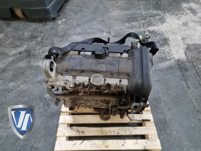 Engine from a Volvo V70 (SW) 2.4 20V 170 2005
