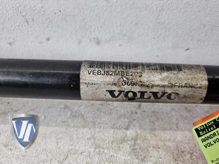 Drive shaft, rear left from a Volvo XC60 I (DZ) 2.4 D5 20V AWD Geartronic 2012
