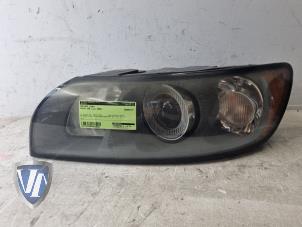Used Headlight, left Volvo V50 (MW) 2.4 20V Price € 60,49 Inclusive VAT offered by Vollux Carparts B.V.