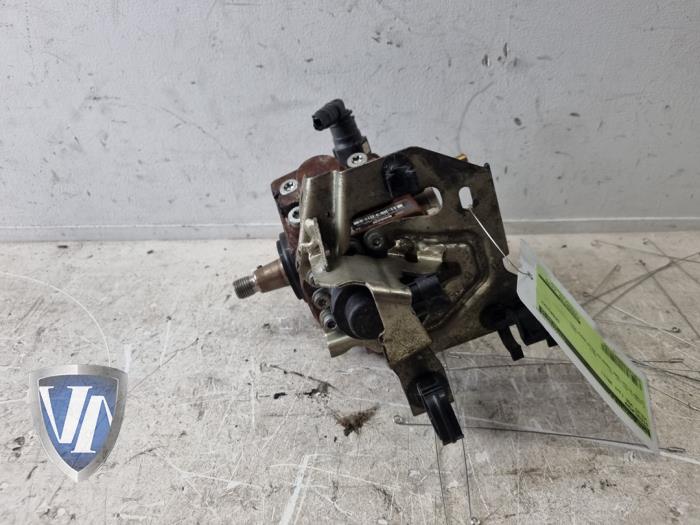 Usagé Pompe diesel Volvo V50 (MW) 1.6 D 16V Prix € 151,25 Prix TTC proposé par Vollux Carparts B.V.