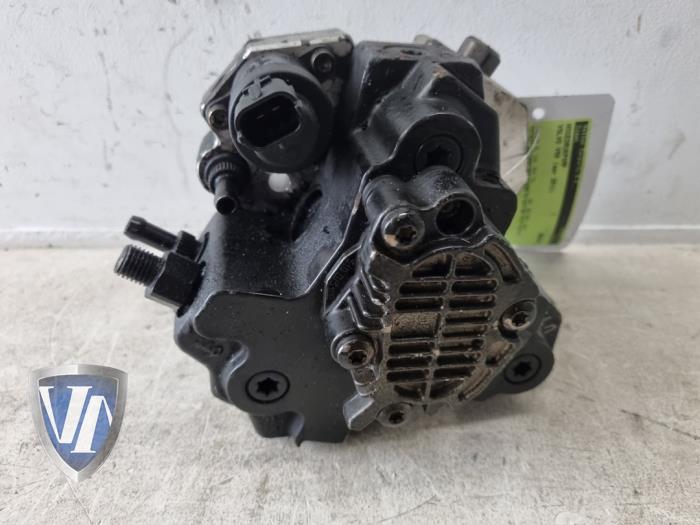 Usagé Pompe haute pression Volvo V50 (MW) 1.6 D2 16V Prix € 121,00 Prix TTC proposé par Vollux Carparts B.V.
