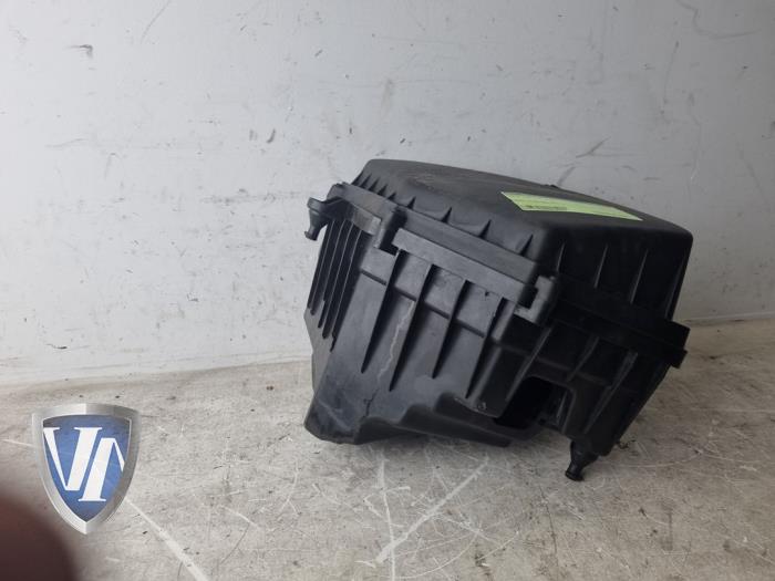 Gebrauchte Luftfiltergehäuse Volvo V40 (MV) 2.0 D2 16V Preis € 36,30 Mit Mehrwertsteuer angeboten von Vollux Carparts B.V.